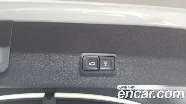 Audi e-tron 2021 thumb 12