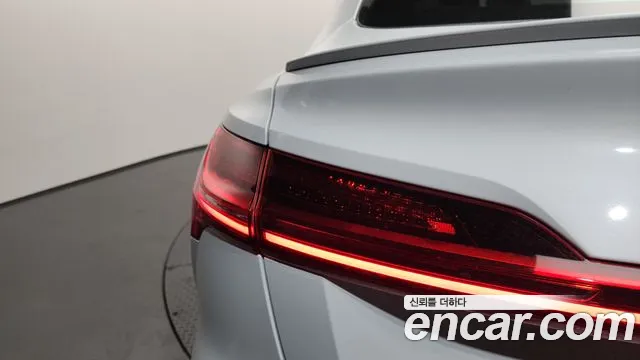 Audi e-tron 2021 thumb 9