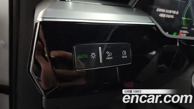 Audi e-tron 2021 thumb 3
