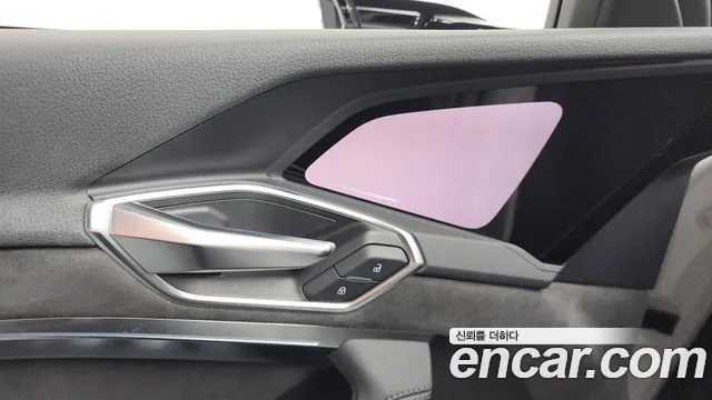 Audi e-tron 2021 thumb 11