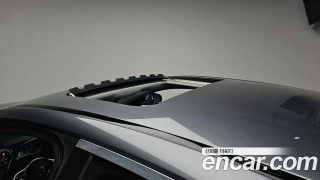 Mercedes-Benz E-Class 2020 thumb 12
