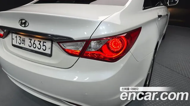 Hyundai Sonata 2011 thumb 4