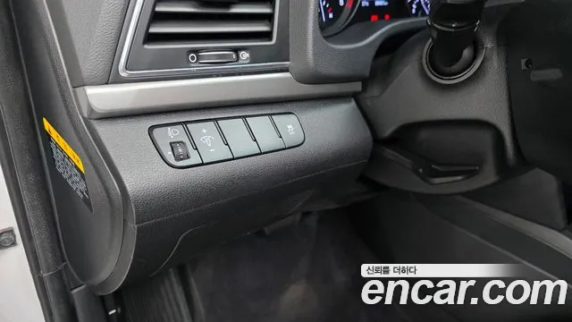 Hyundai Avante 2016 thumb 4