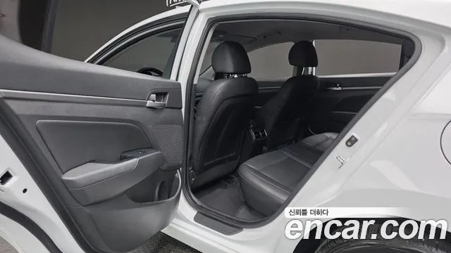 Hyundai Avante 2016 thumb 6
