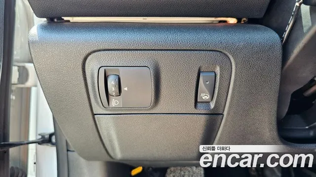 Renault SM6 2016 thumb 9