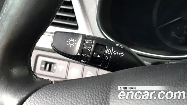 Hyundai Santafe 2015 thumb 10