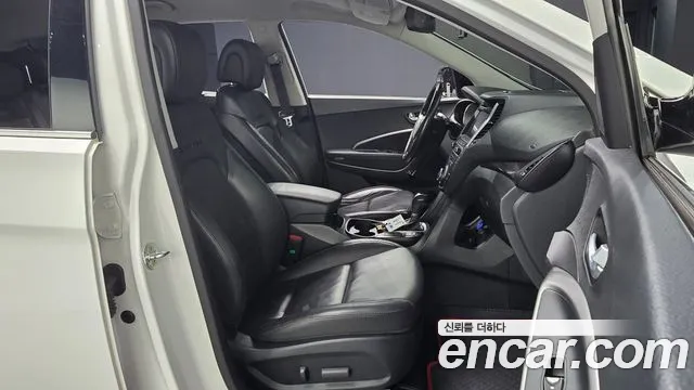 Hyundai Santafe 2015 thumb 11