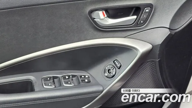 Hyundai Santafe 2015 thumb 12