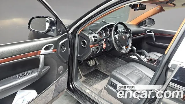 Porsche Cayenne 2004 thumb 8