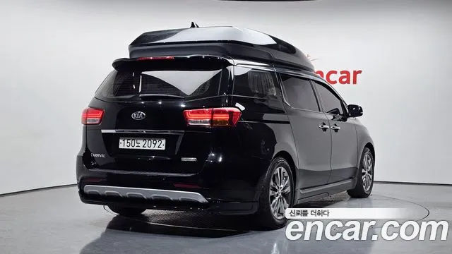 Kia Carnival 2016 thumb 5