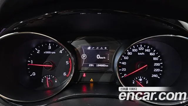 Kia Carnival 2016 thumb 6