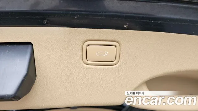 Kia Carnival 2016 thumb 9