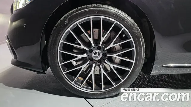 Mercedes-Benz S-Class 2023 thumb 3