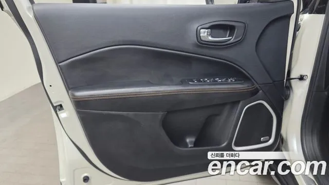 Jeep Compass 2019 thumb 4