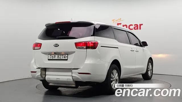 Kia Carnival 2015 thumb 3