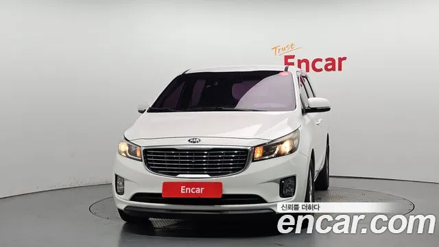 Kia Carnival 2015 thumb 11