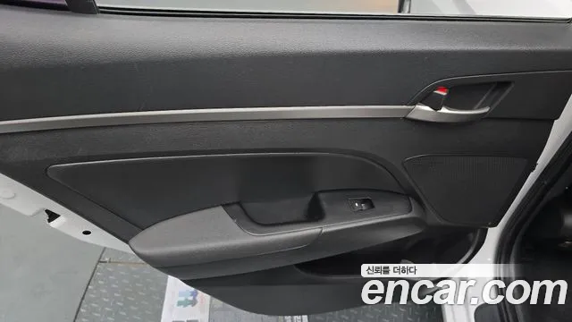 Hyundai Avante 2016 thumb 3