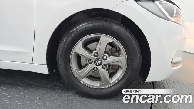 Hyundai Avante 2016 thumb 2