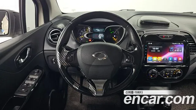 Renault QM3 2014 thumb 8