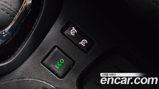 Renault QM3 2014 thumb 12