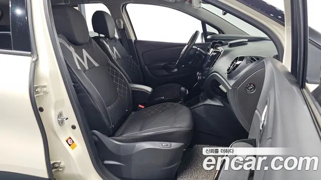 Renault QM3 2014 thumb 7