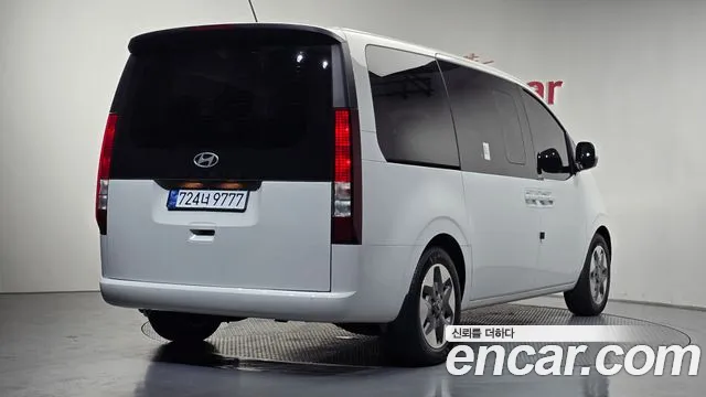 Hyundai Staria 2025 thumb 5