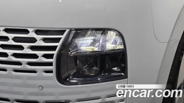 Hyundai Staria 2025 thumb 2