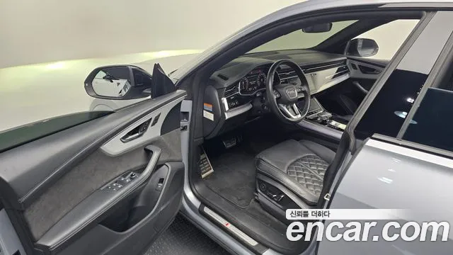 Audi Q8 2021 thumb 11