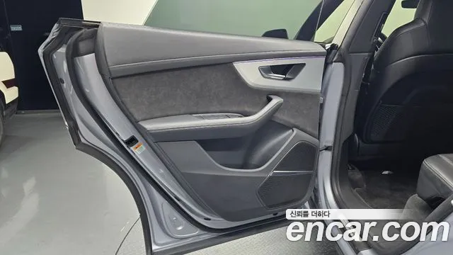 Audi Q8 2021 thumb 8