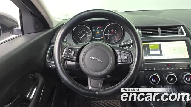 Jaguar E-Pace 2019 thumb 2
