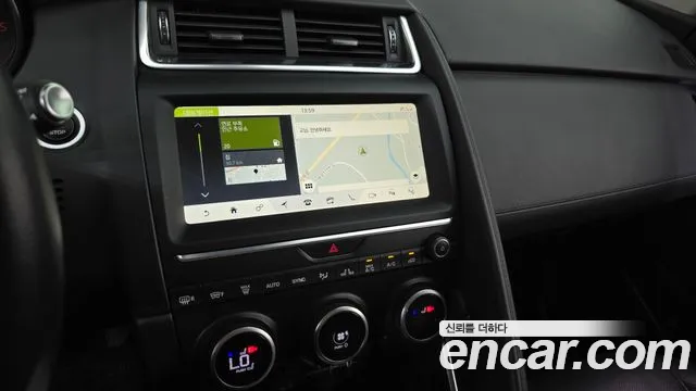 Jaguar E-Pace 2019 thumb 3