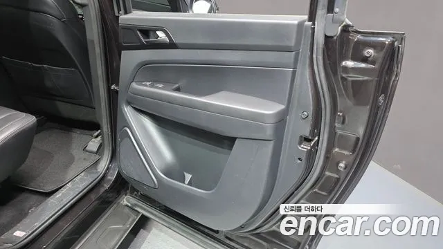 KGM Rexton 2020 thumb 9