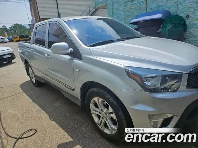 KGM Korando 2012 thumb 9