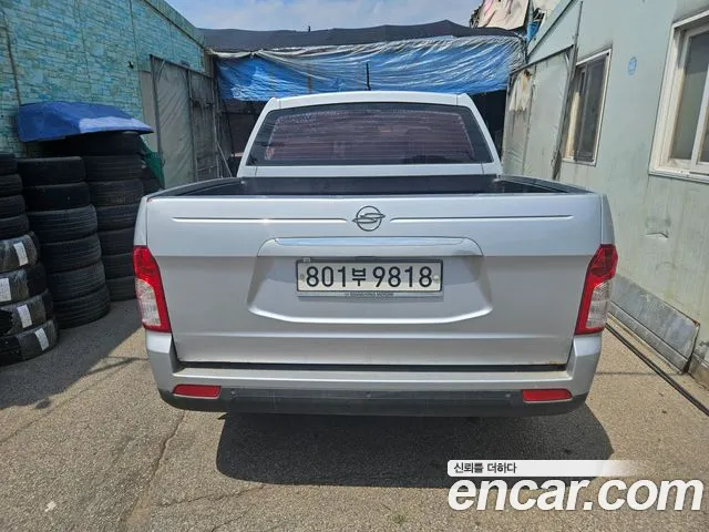 KGM Korando 2012 thumb 7