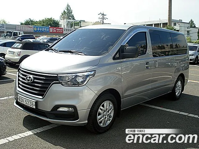 Hyundai Staria 2018 thumb 11