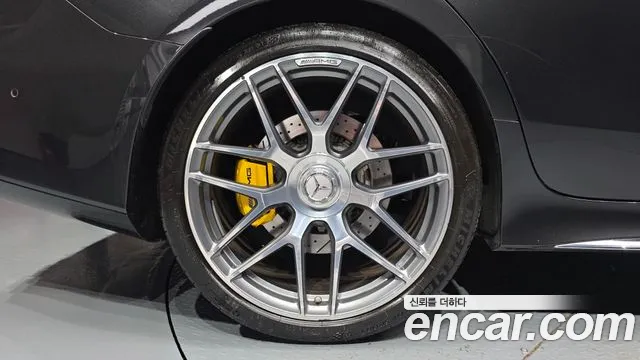 Mercedes-Benz AMG GT 2023 thumb 9
