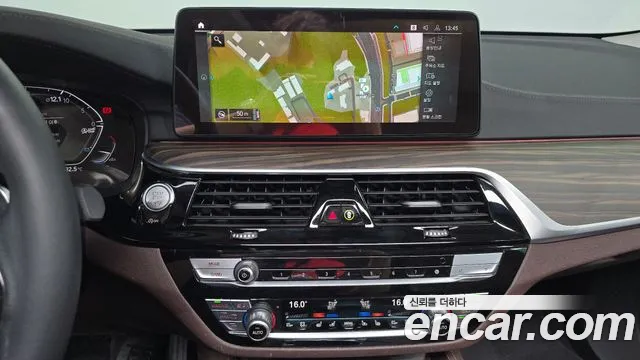 BMW 6 серии Gran Turismo 2022 thumb 11