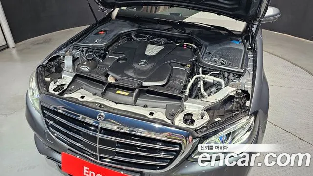 Mercedes-Benz E-Class 2020 thumb 6