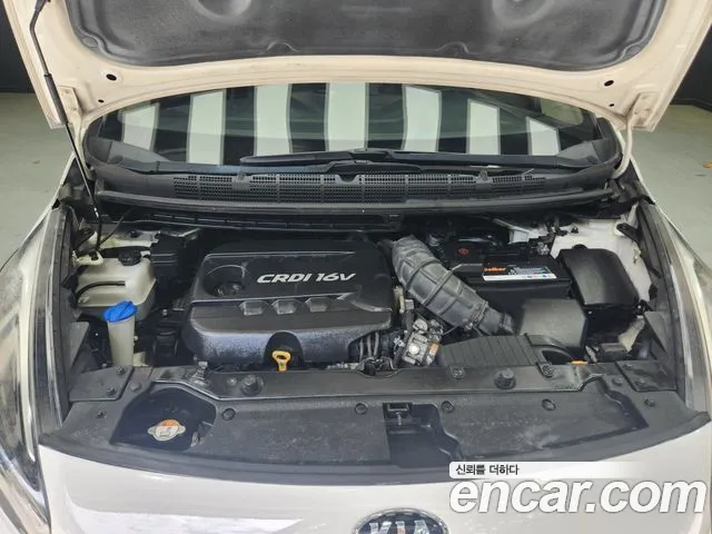 Kia Carens 2013 thumb 11