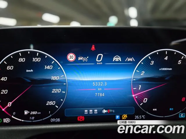 Mercedes-Benz E-Class 2025 thumb 7