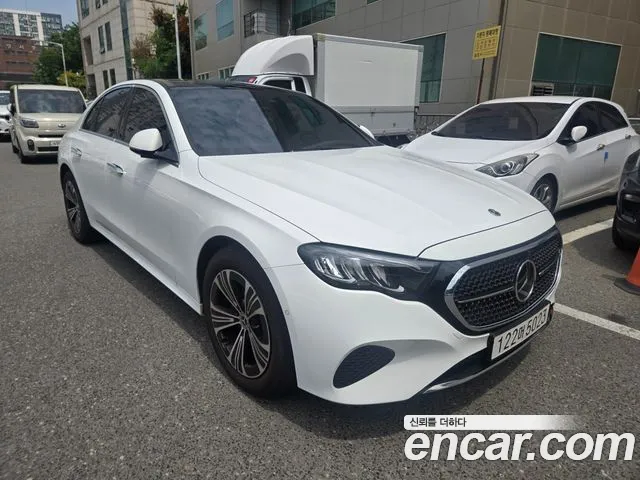 Mercedes-Benz E-Class 2025 thumb 8