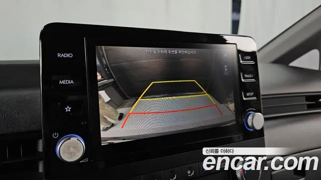 Hyundai Staria 2023 thumb 8