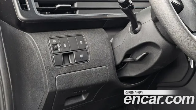 Hyundai Staria 2023 thumb 10