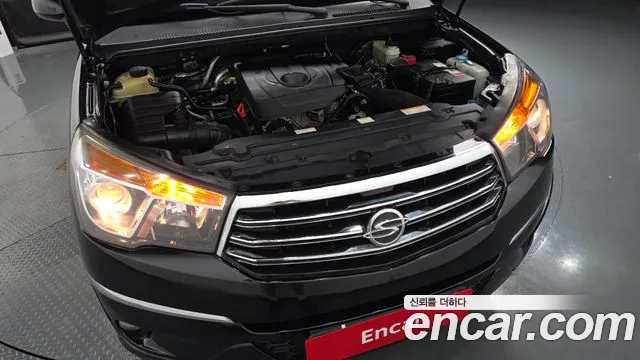 KGM Korando 2015 thumb 11