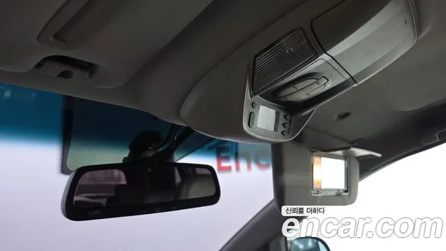 KGM Korando 2015 thumb 10