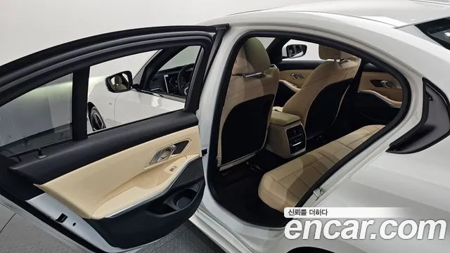 BMW 3 серии 2024 thumb 12