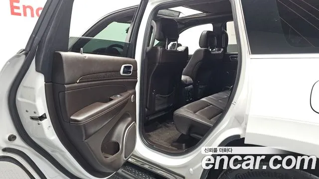 Jeep Grand Cherokee 2018 thumb 8
