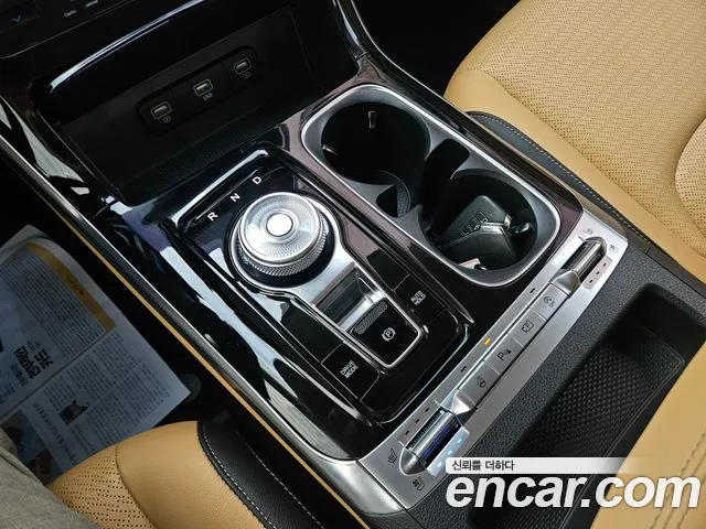 Kia Carnival 2021 thumb 9