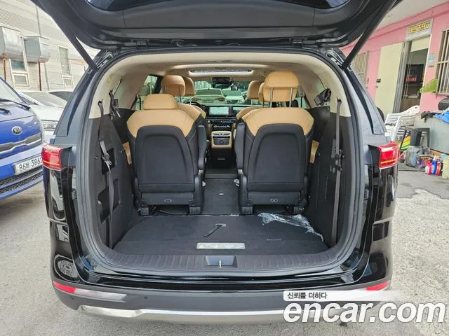 Kia Carnival 2021 thumb 8