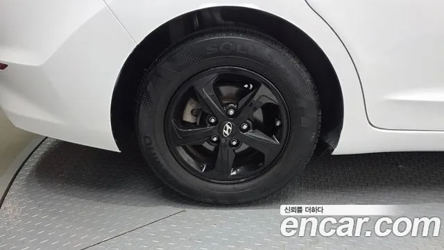 Hyundai AD 2015 thumb 4